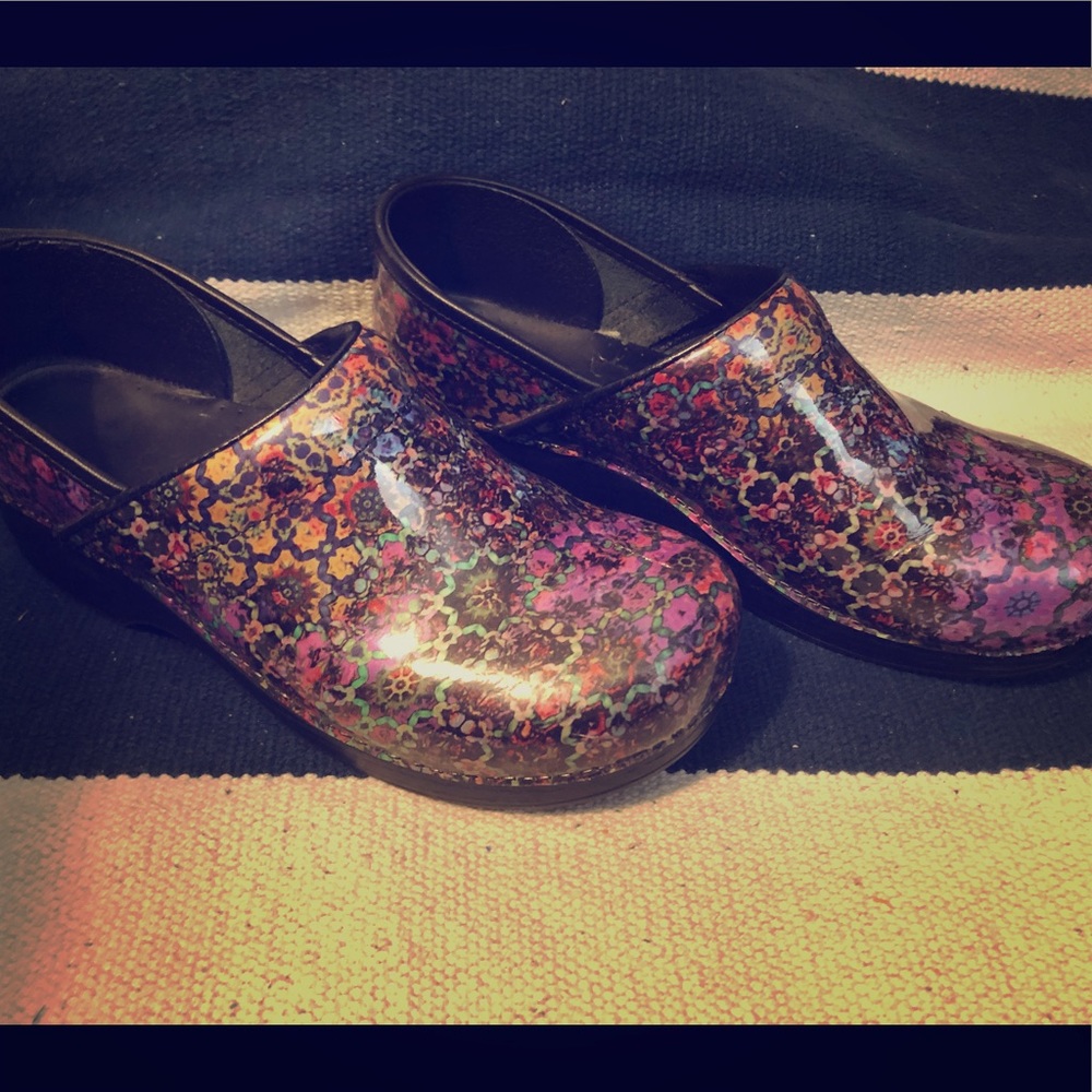 Dansko floral nursing shoes